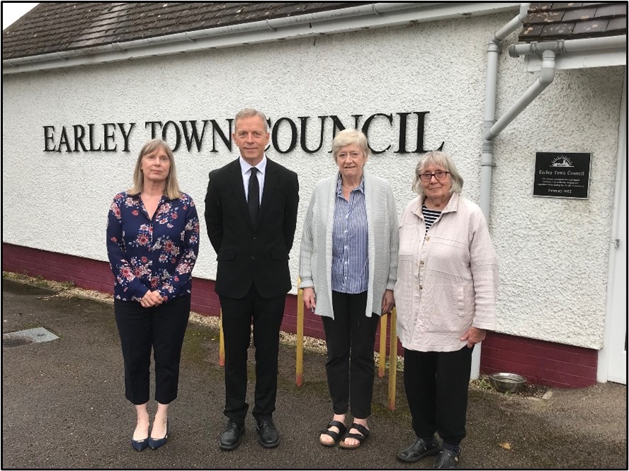 Matt Rodda MP Visits Earley Town Council Offices to Sign Book of ...